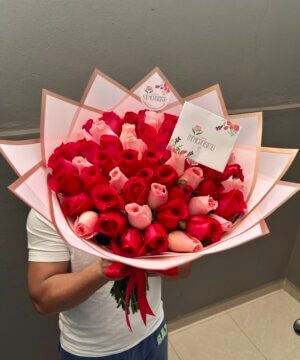Ramo amor y dulzura 70 rosas