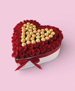 Corazón de rosas y chocolates